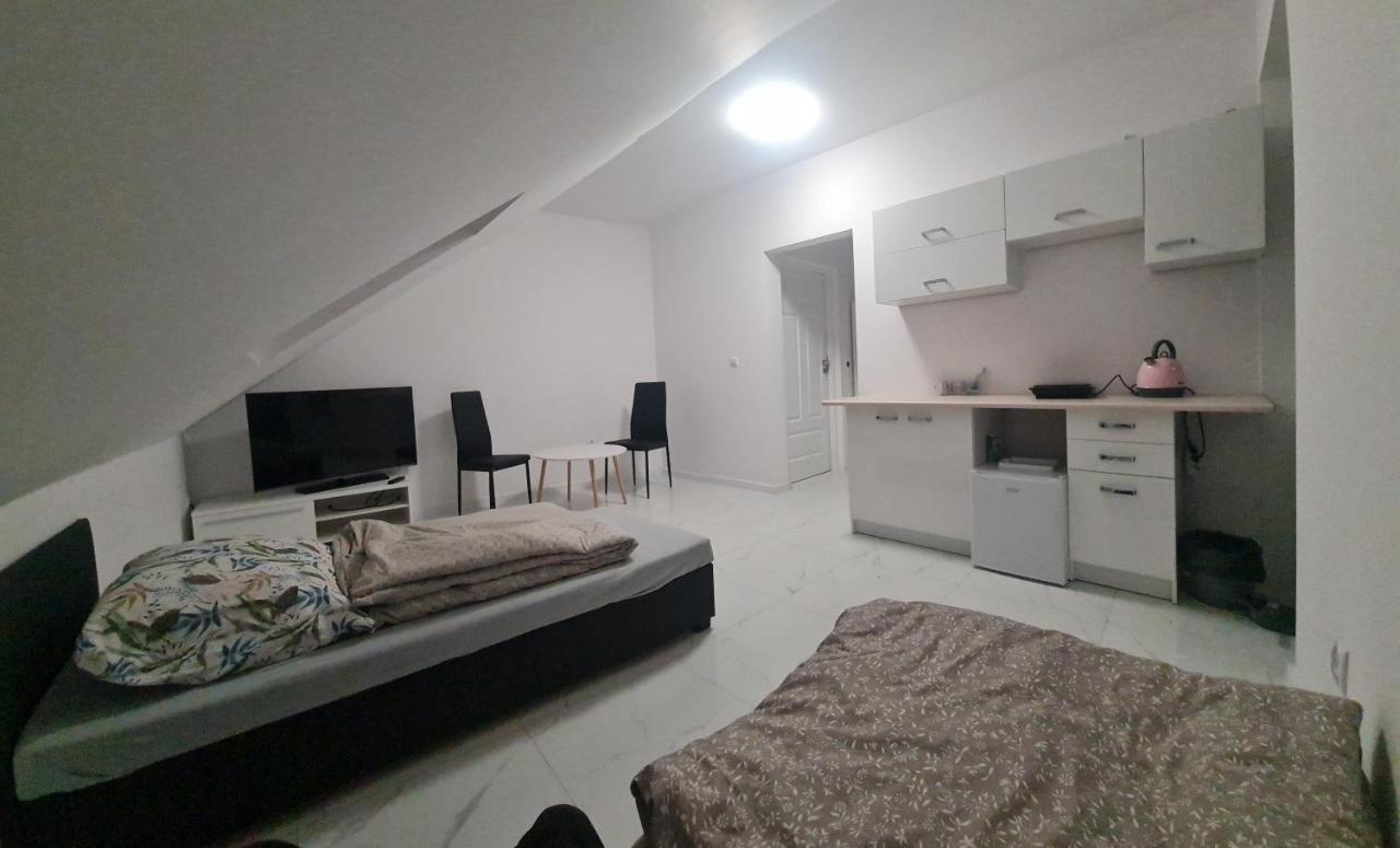 Rmf Naworol 10,,,, Wjazd Od Nr 6 Appartement Szczecin Buitenkant foto